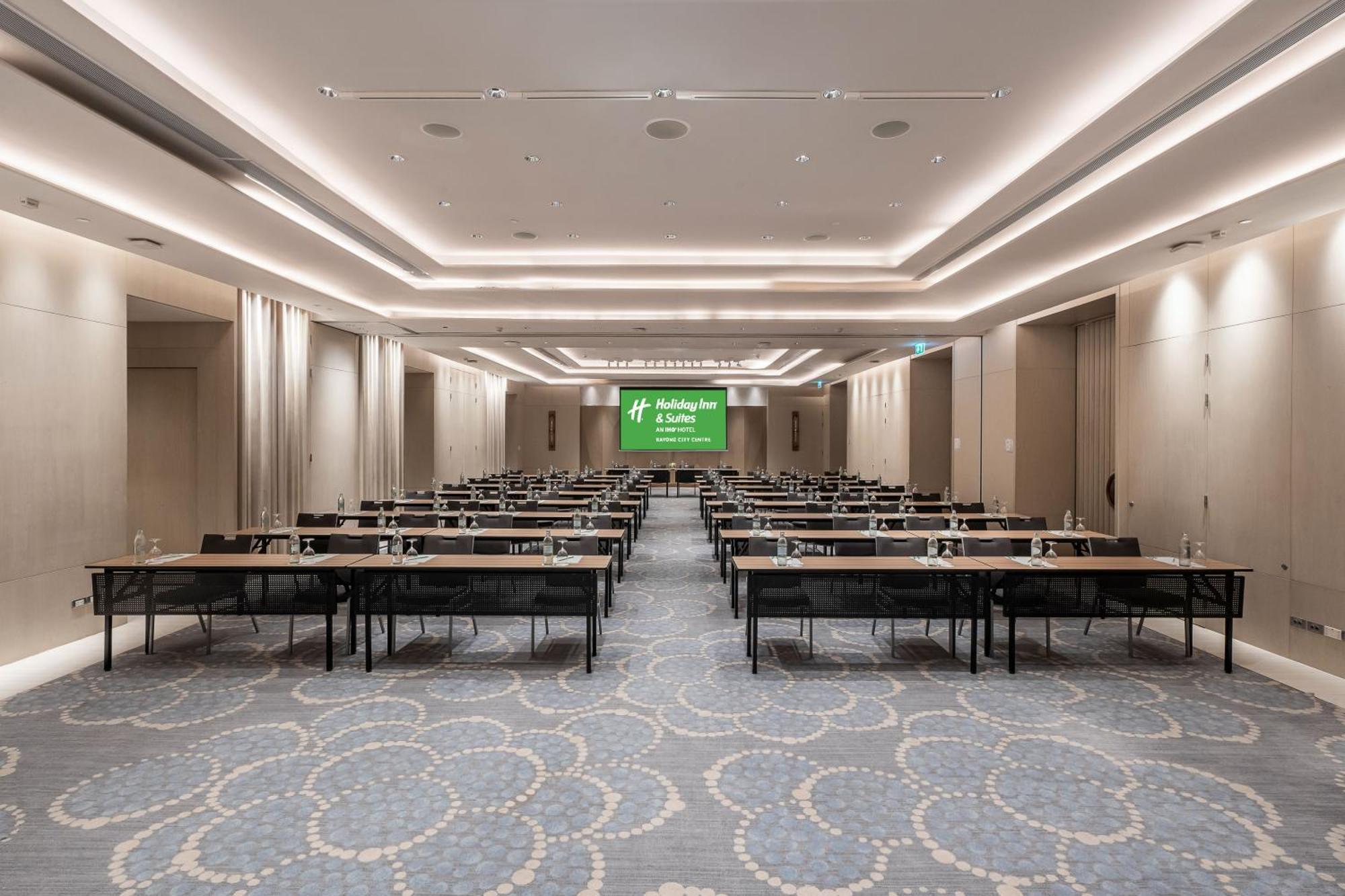 Holiday Inn & Suites Rayong City Centre By Ihg Esterno foto
