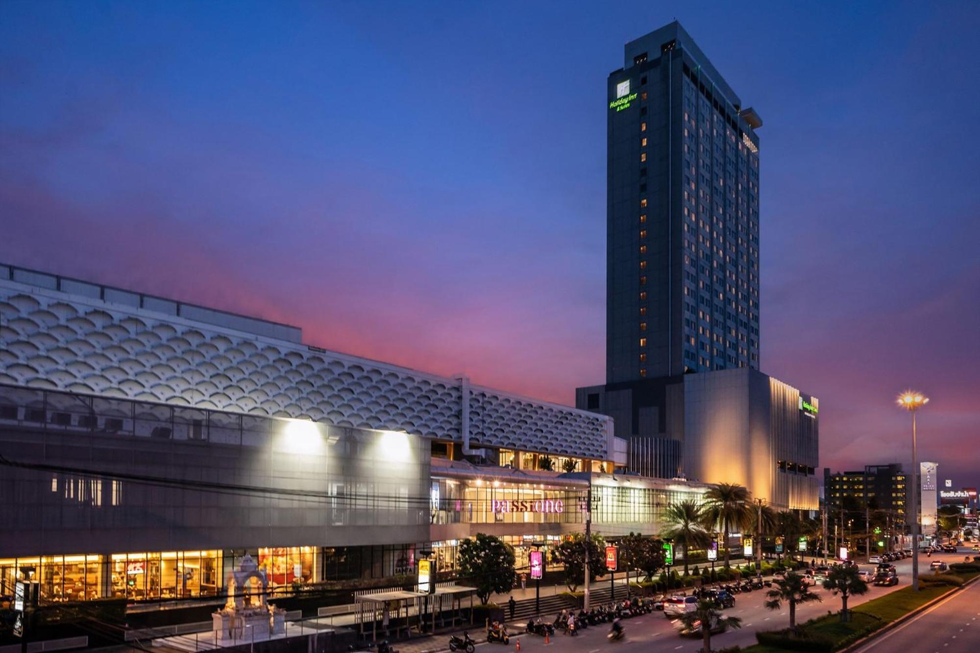 Holiday Inn & Suites Rayong City Centre By Ihg Esterno foto