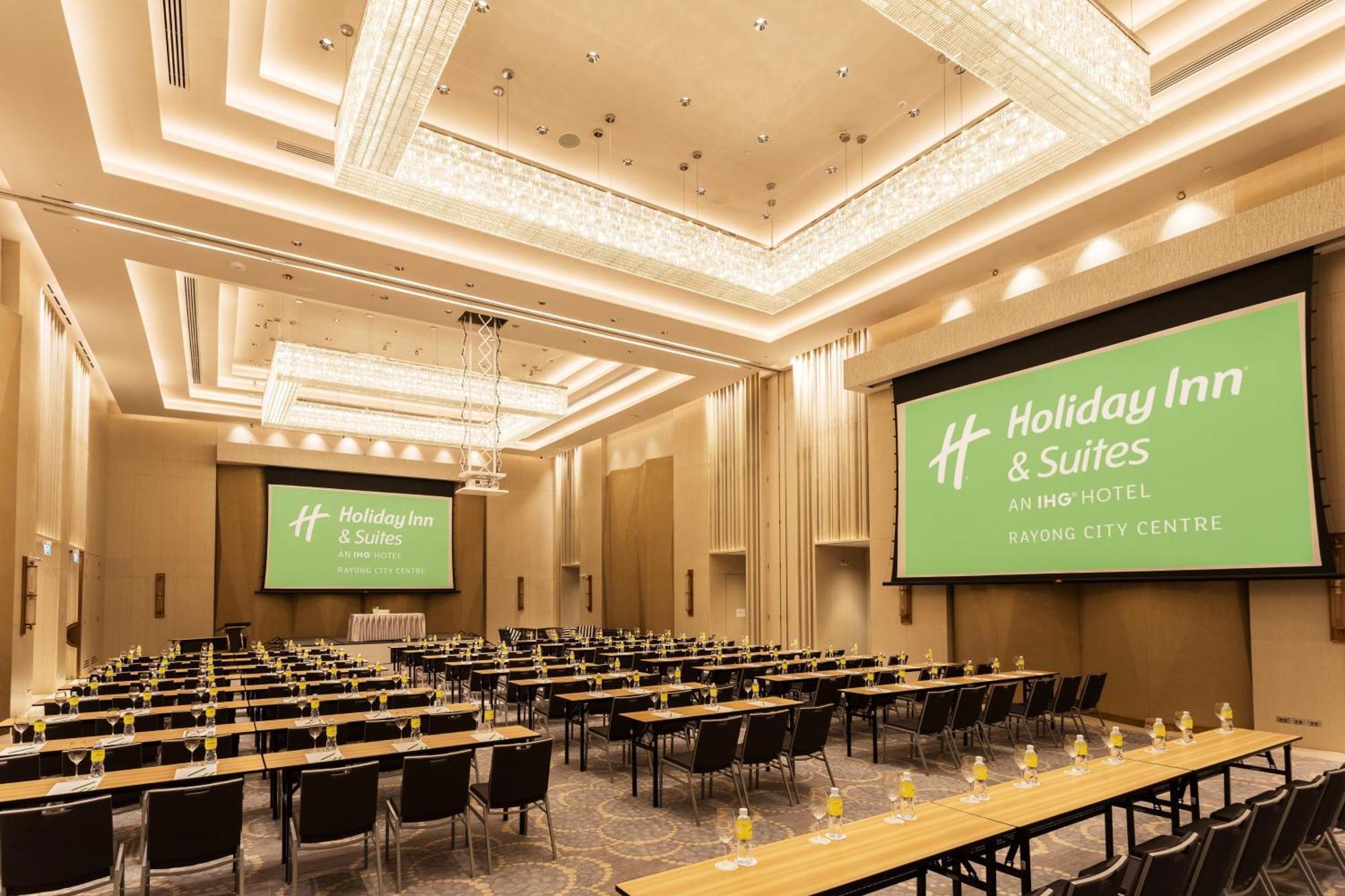 Holiday Inn & Suites Rayong City Centre By Ihg Esterno foto