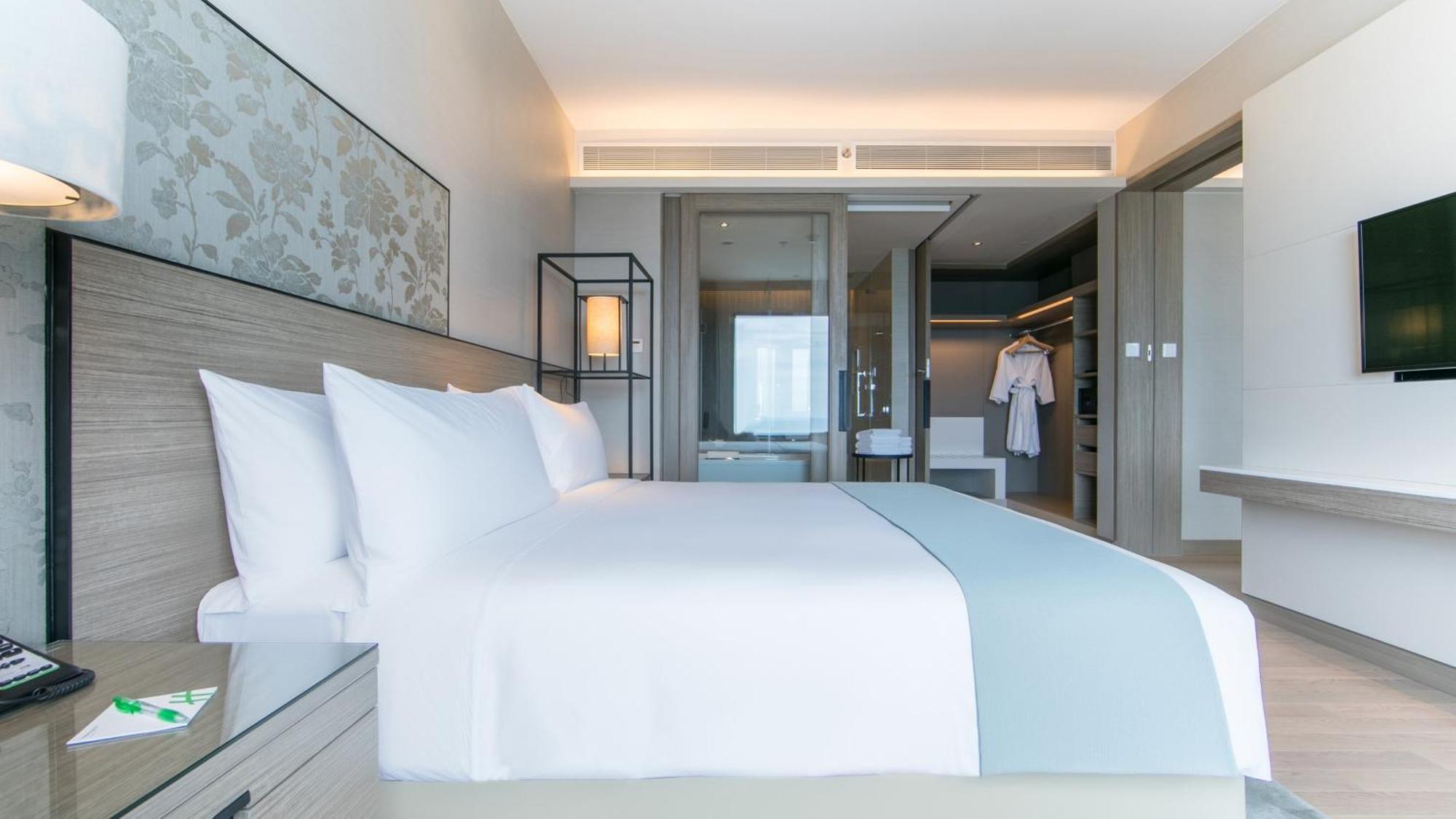 Holiday Inn & Suites Rayong City Centre By Ihg Esterno foto