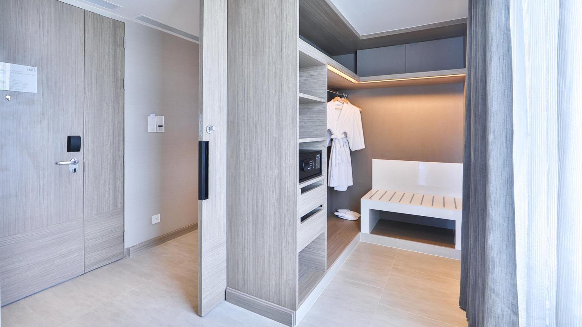 Holiday Inn & Suites Rayong City Centre By Ihg Esterno foto