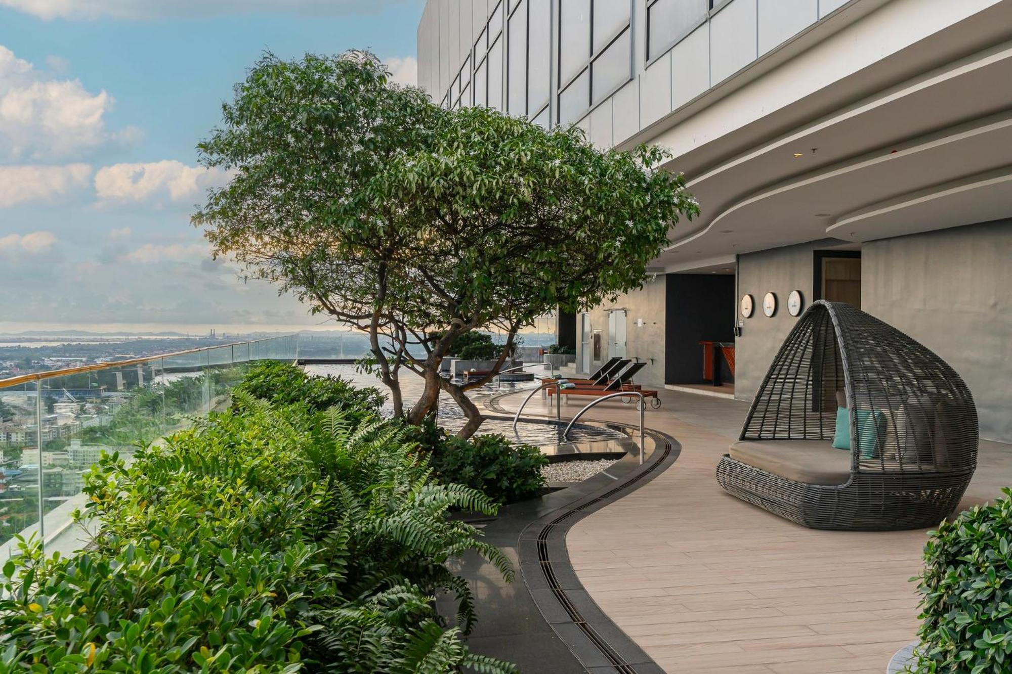 Holiday Inn & Suites Rayong City Centre By Ihg Esterno foto
