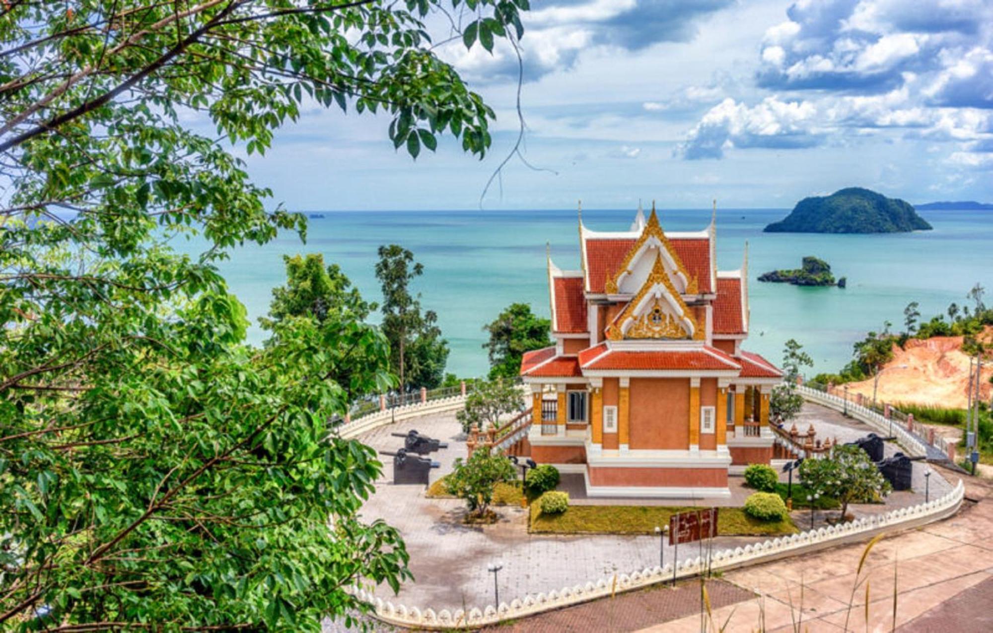 Holiday Inn & Suites Rayong City Centre By Ihg Esterno foto