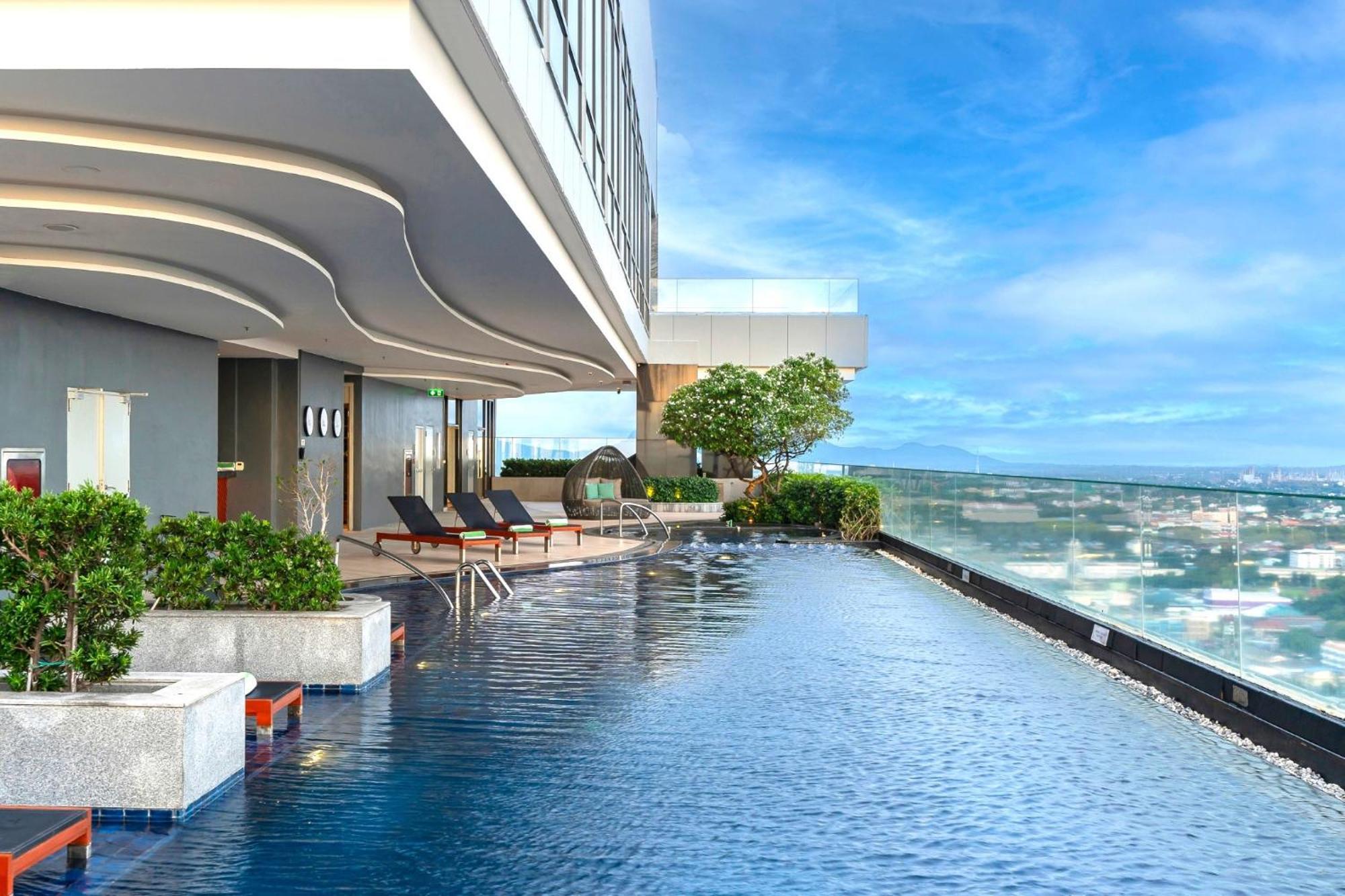 Holiday Inn & Suites Rayong City Centre By Ihg Esterno foto